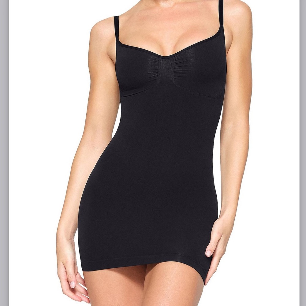 SKIMS SEAMLESS SCULPT SLIP DRESS